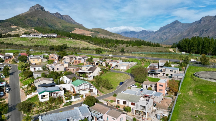 4 Bedroom Property for Sale in Arbeidslus Western Cape